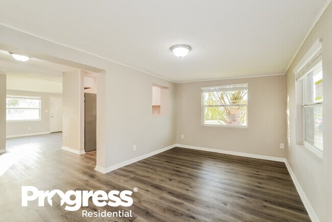 Photo - 1198 Maxey Dr