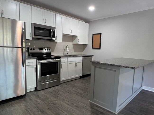 Brand new stainless appliances. - 3600 Hillsboro Pike Condo Unit B9