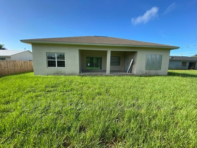 Photo - 18463 Van Nuys Cir Casa