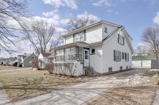 Building Photo - 40th Ave Unit 40th Upper