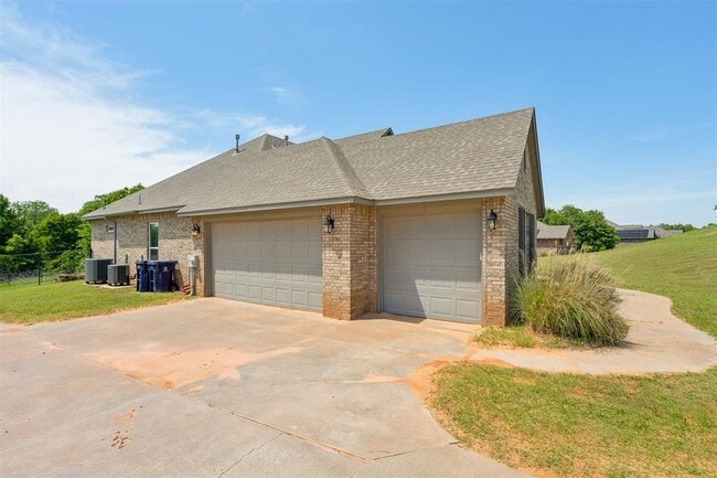 5709 Asheville Wy