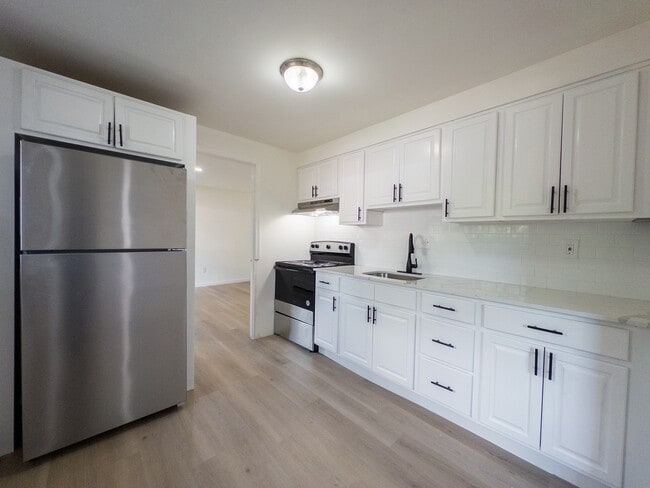Meadowbrook Apartments