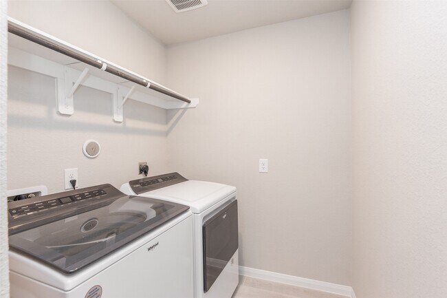 Building Photo - 18484 Sunrise Maple Dr