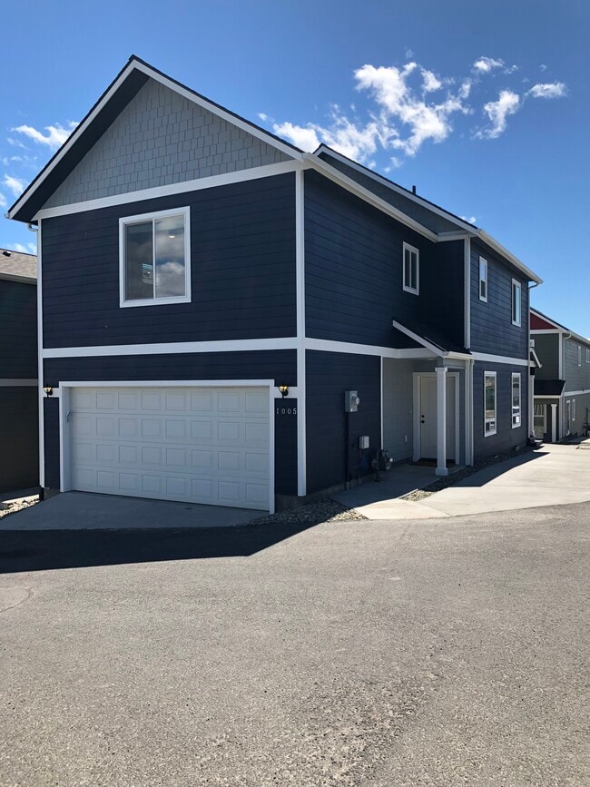 Photo - 1005 Clockworks Ln