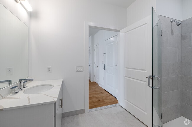 1BR, 1BA - 610SF - Bathroom