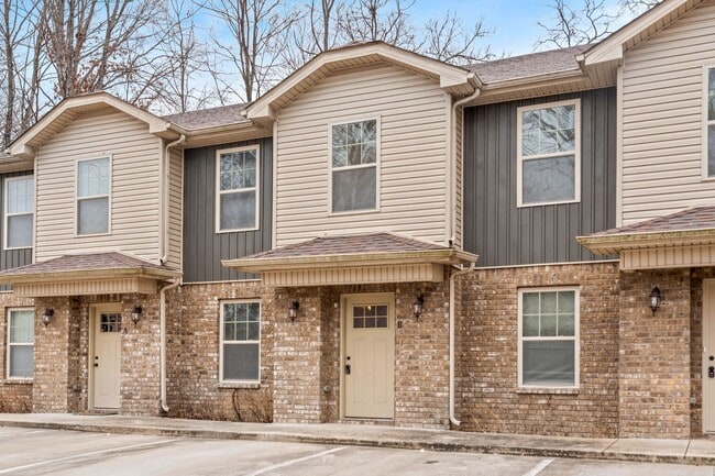 1560 E Knollwood Cir Unit B