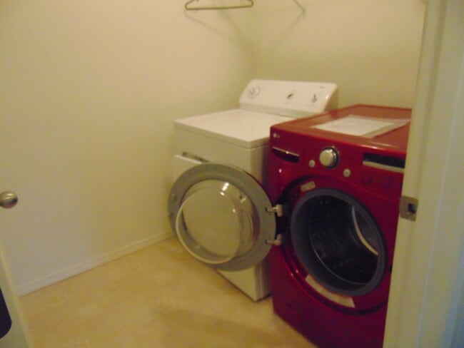 Photo - 3 Bedroom A/C Pet Friendly - Hillsboro
