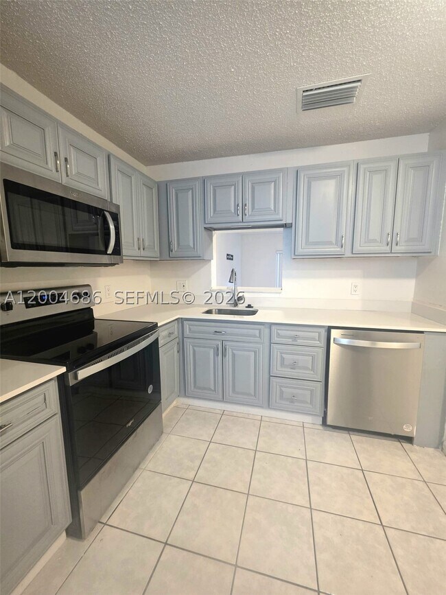 8958 W Sample Rd Unidad 8958