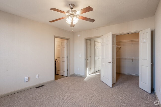 1HAB, 1BA - 938SF - West End Lofts