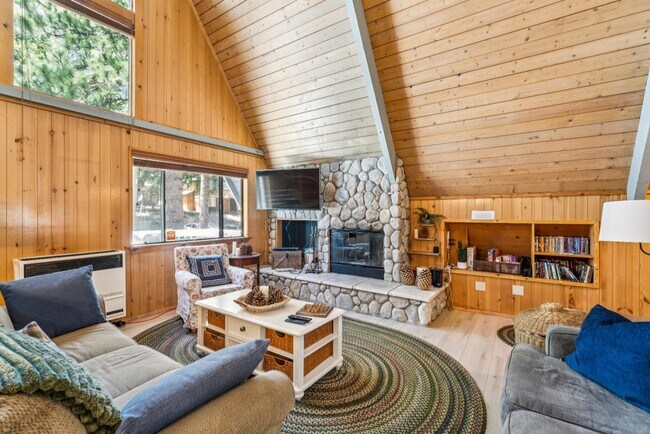 Photo - 563 Beechnut Dr