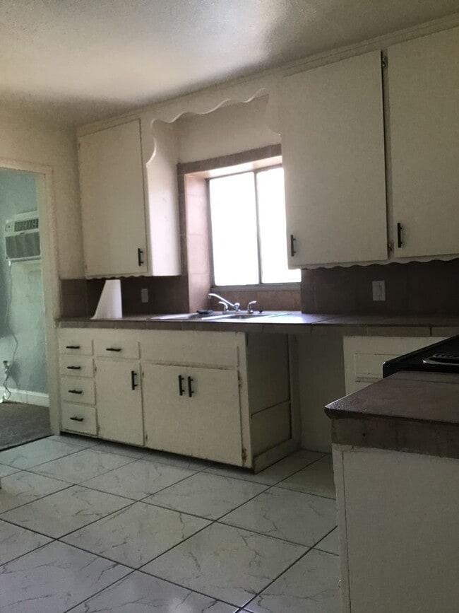 Photo - OL811/8171/2-Holmes, Kelsey Unit 811