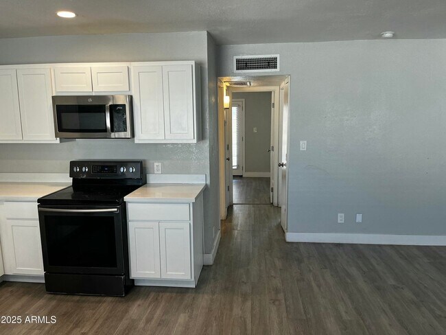 Photo - Katzberg/Nakagawa / 16th Ave Unit Katzberg / 16th Ave,  1