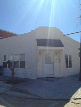 Building Photo - 231 W Broad St Rental