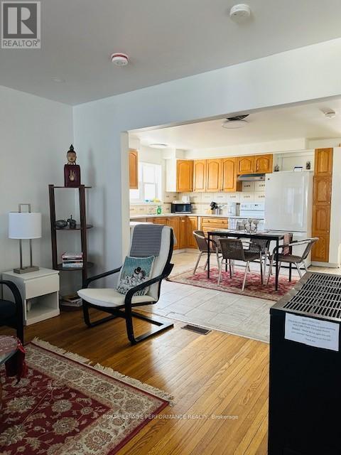 Photo - 611 St Felix St