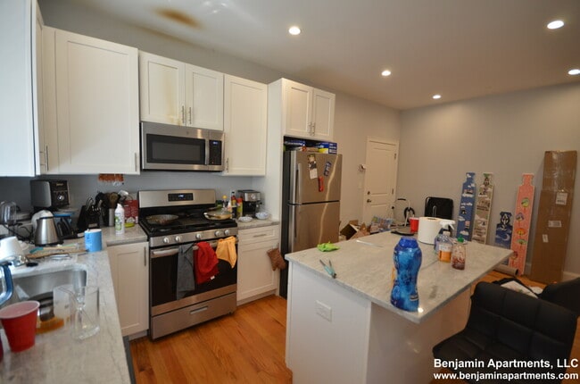 Building Photo - 6A Islington St Unit 6A