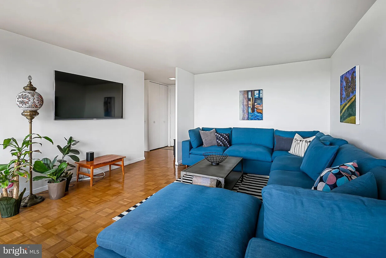 Photo - 4000 N Charles St (Baltimore, MD)