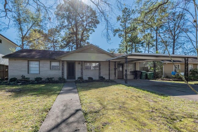 Photo - 1439 Richelieu Ln House