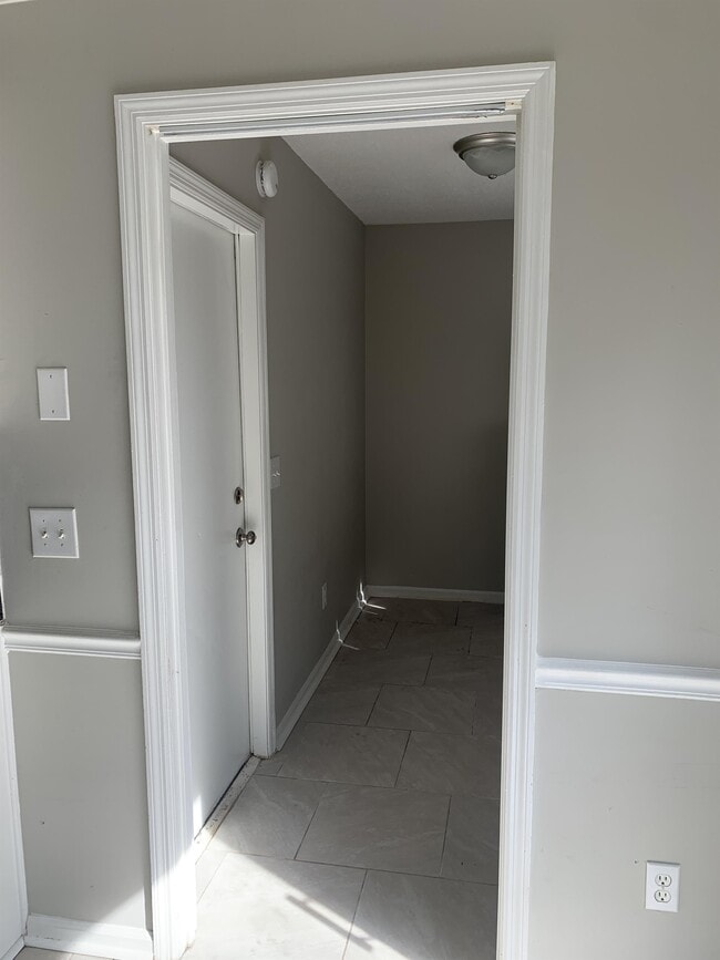 805 Hidden Hollow Cir