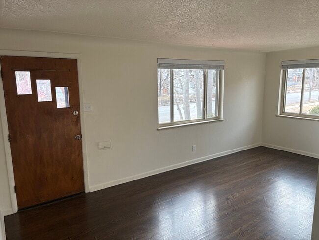 Photo - 2611 S Logan St Unidad 2611