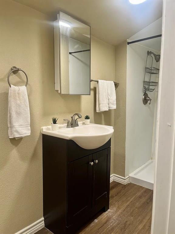 Photo - 706 W 32nd St