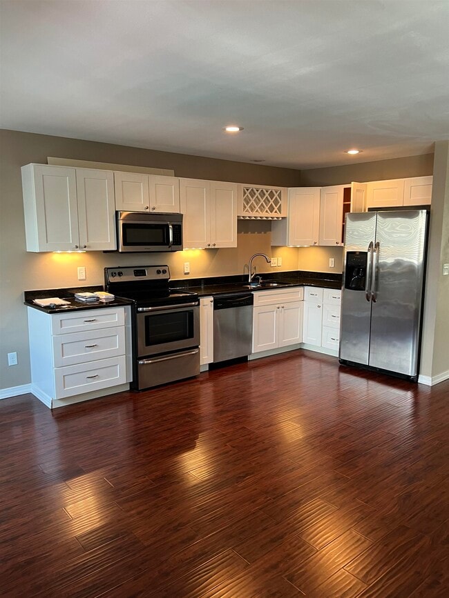 Photo - 1309 Airport Dr