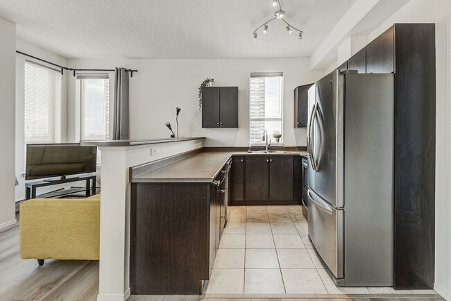 Photo - 1053-2301-1010 10 St SW