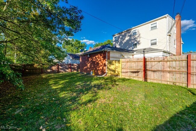 Photo - 630 Mineola Ave