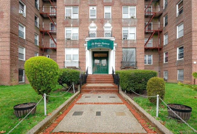 Building Photo - 143-25 84th Dr Unit 2E