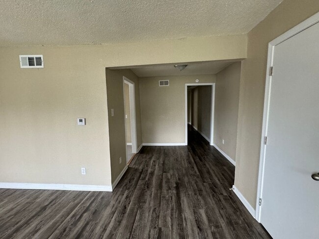 Photo - 87 Eastview Dr