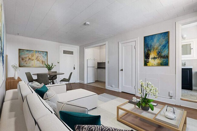 Photo - Chateau Apartments