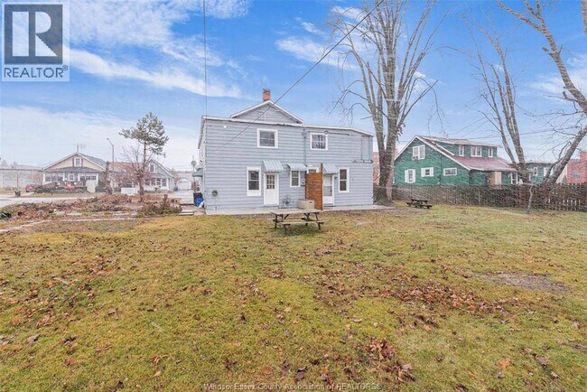 Photo - 21 Pearl St W