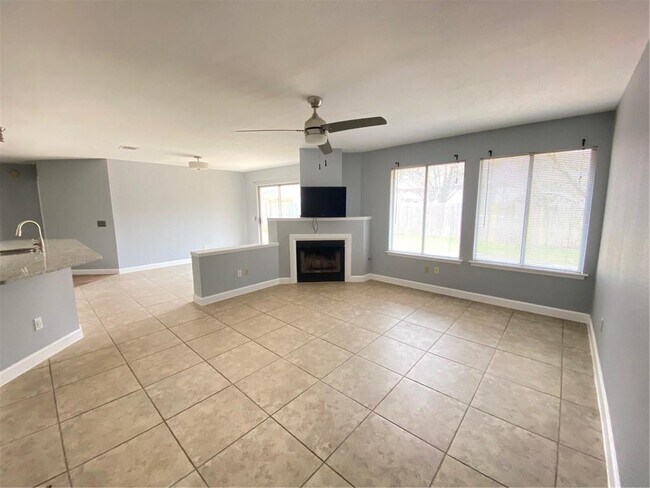 Photo - 16916 Dorman Dr