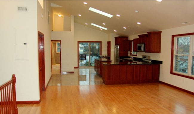 Building Photo - 73 Edgewood Ave Unit 2nd Floor