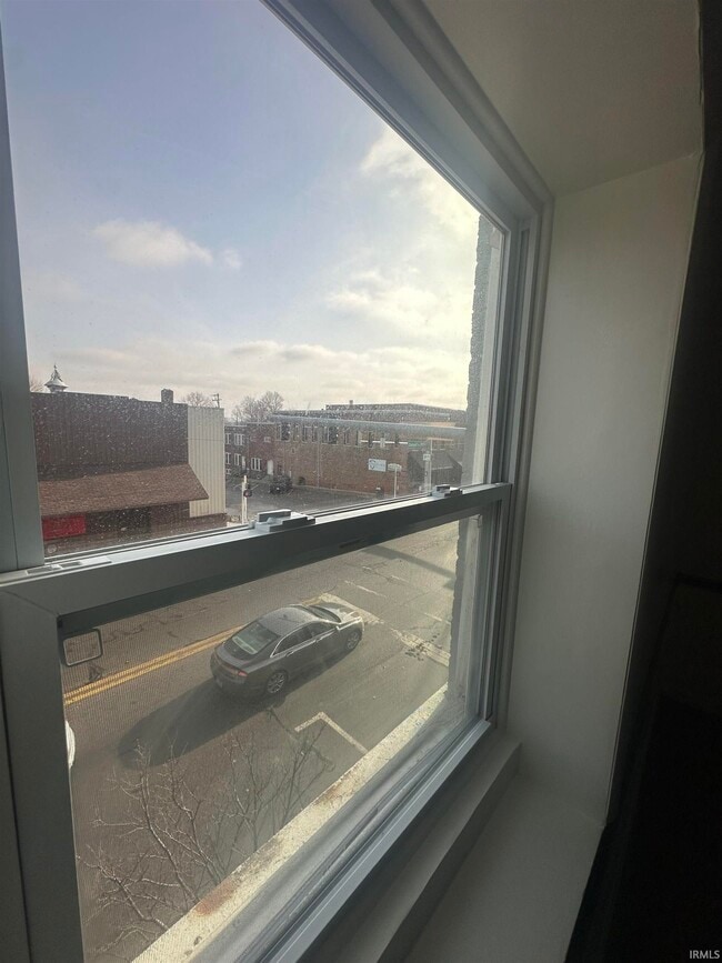 Photo - 104 W Michigan St Unidad 4