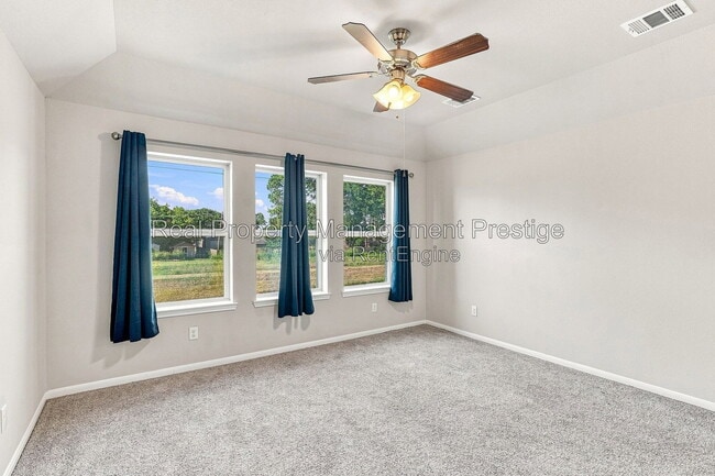 Photo - 7333 Hinsdale Dr
