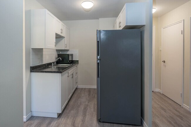 Photo - Embassy Apartments