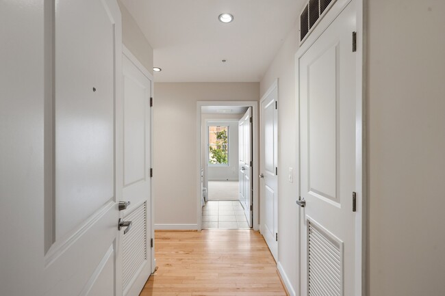 Photo - 820 N Pollard St Unit 311