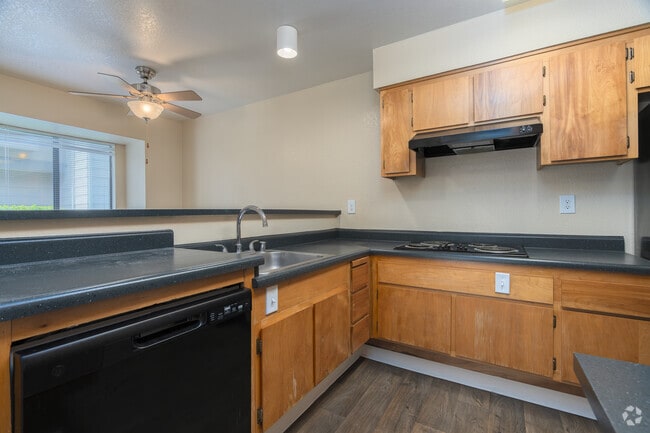 1BR, 1BA - 750SF - Kitchen