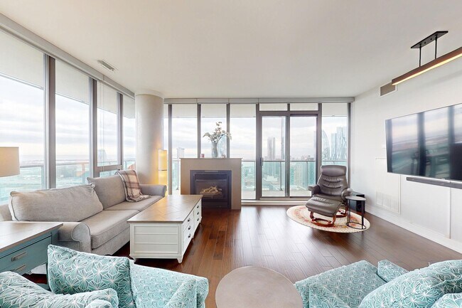 Photo - 33 Lombard St