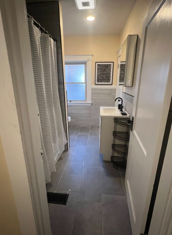 Photo - 2121 Burnet Ave