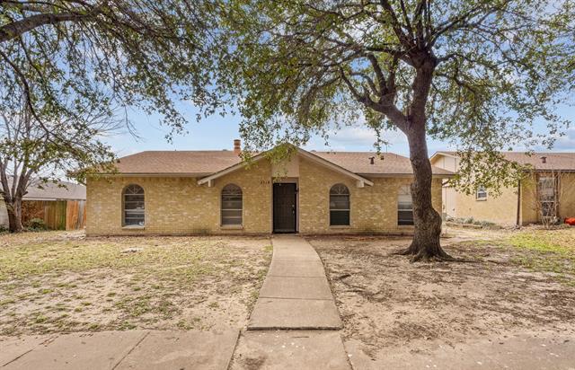 Building Photo - 2918 Pinewood Dr