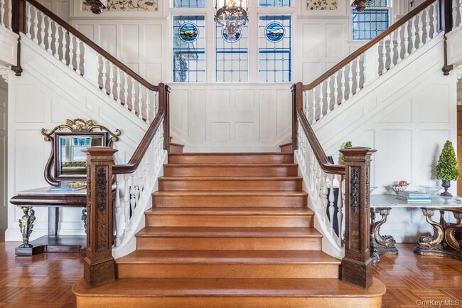 Photo - 94 Quogue St