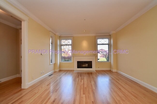 Photo - 3 Bedroom Larkspur Townhouse.