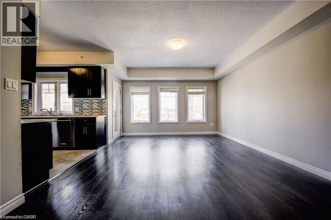Photo - 70 Willowrun Dr