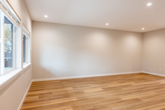 Photo - Newly Built 3 Bed, 2.5 Bath Cottage Homes with Free Wifi Internet