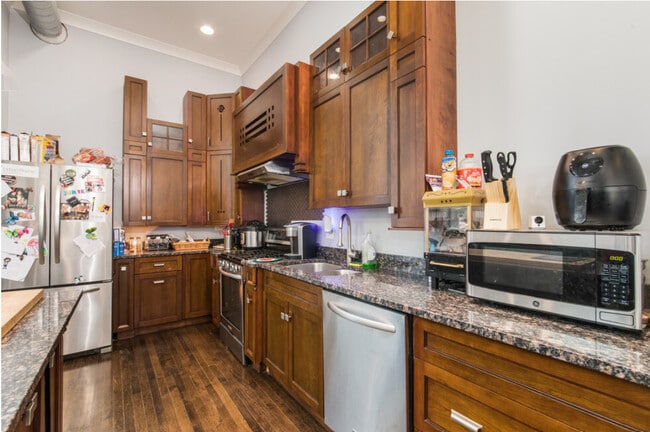 1903 Kitchen - 1927 S Racine Ave