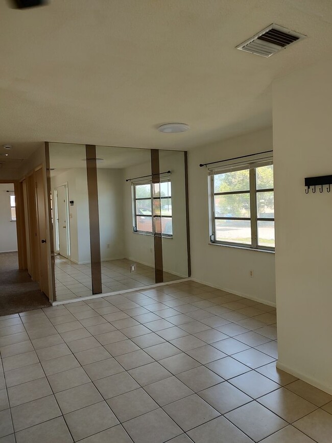 Photo - 2 Bedroom, 1 bath, freshly painted, new appliances