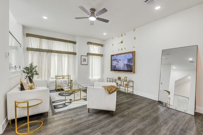 Building Photo - 4013 St Augustine St