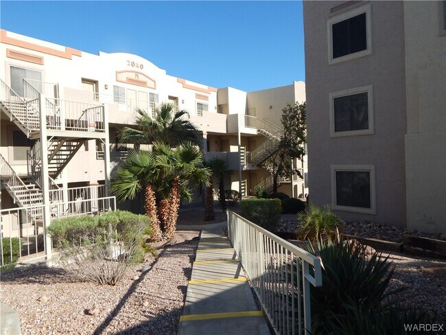 Photo - 2040 Mesquite Ln Unidad 203