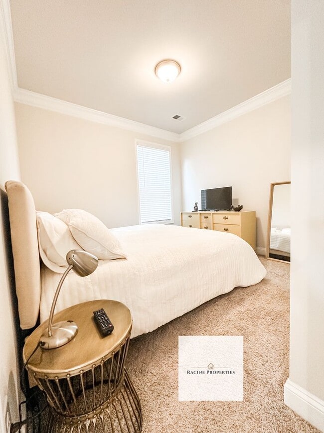 Photo - Beautiful and Spacious Home in Greer, SC